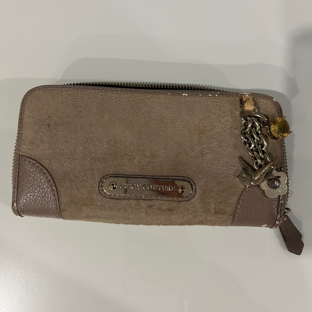 Juicy Coutour wallet, vintage with original keychains